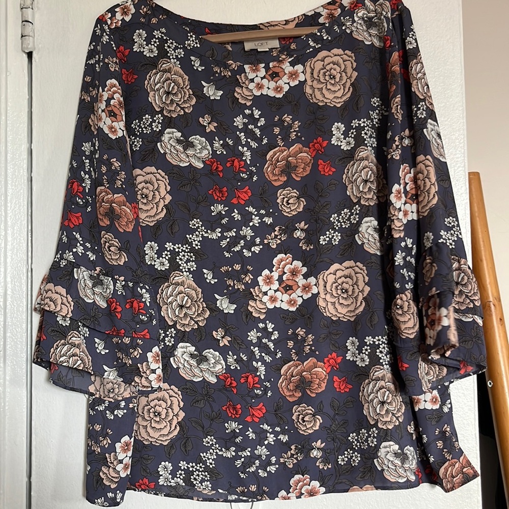 Floral boatneck ruffle sleeve top